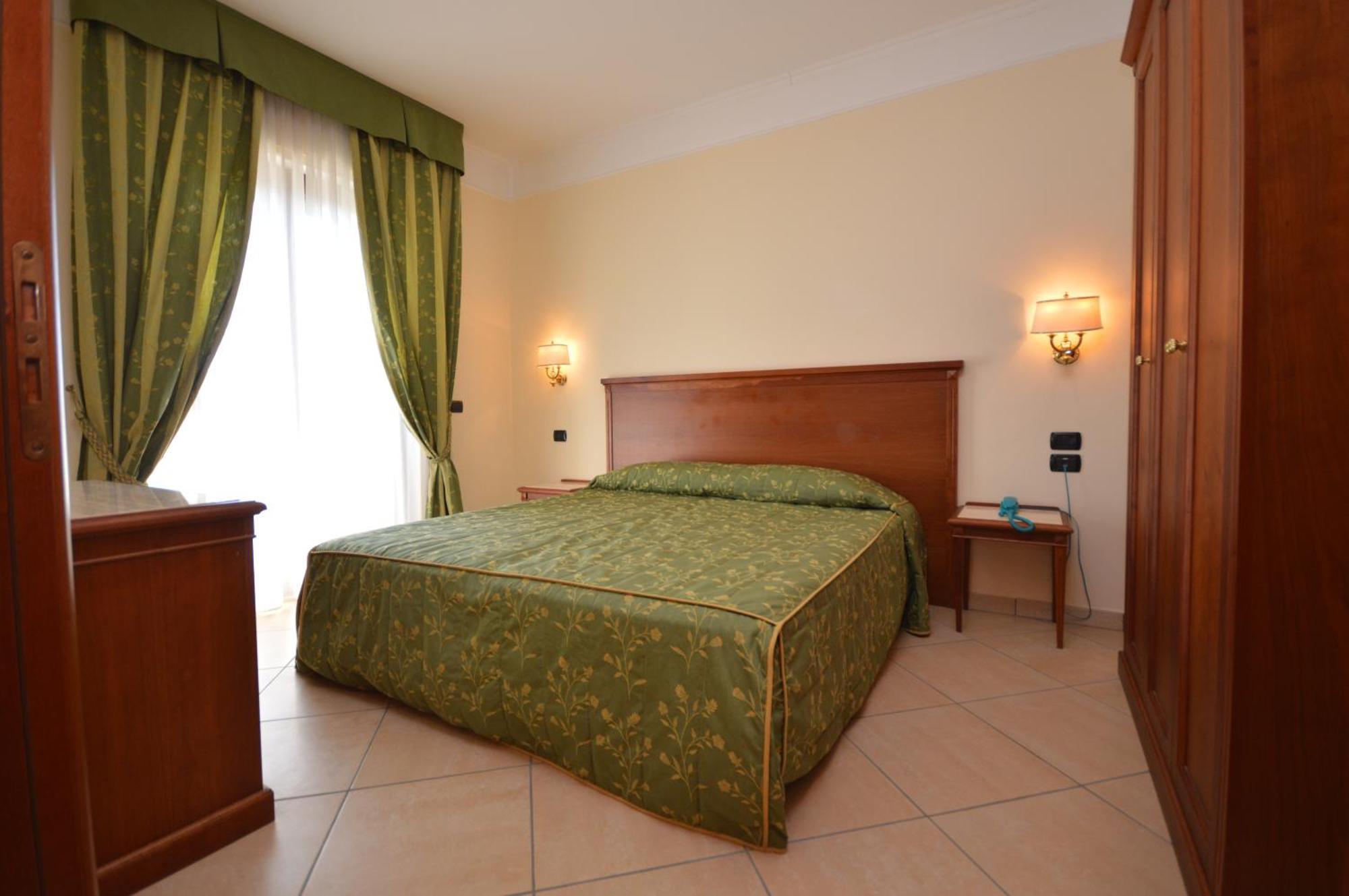 Cirò Marina Hotel Residence Il Gabbiano חדר תמונה