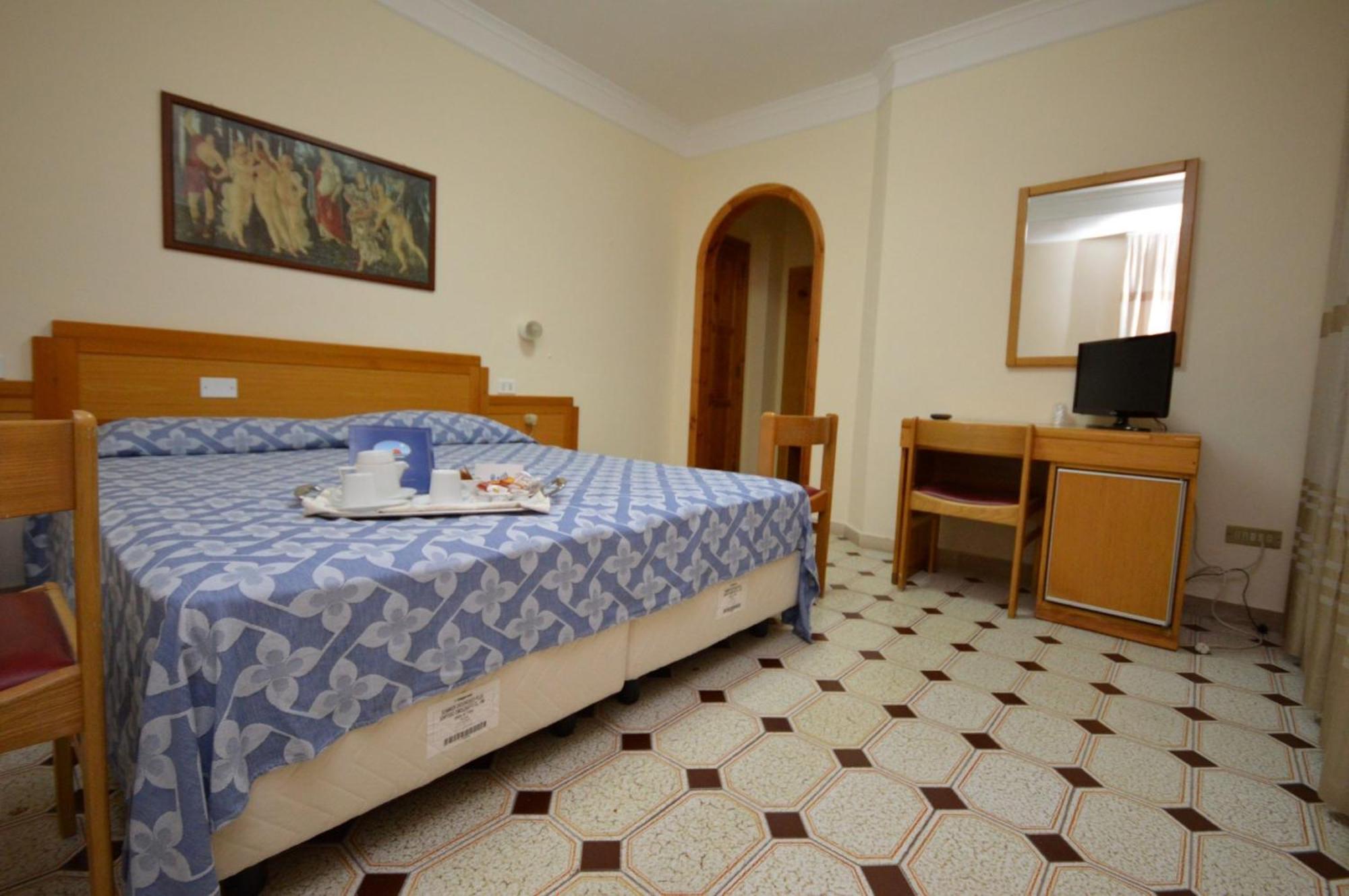 Cirò Marina Hotel Residence Il Gabbiano חדר תמונה