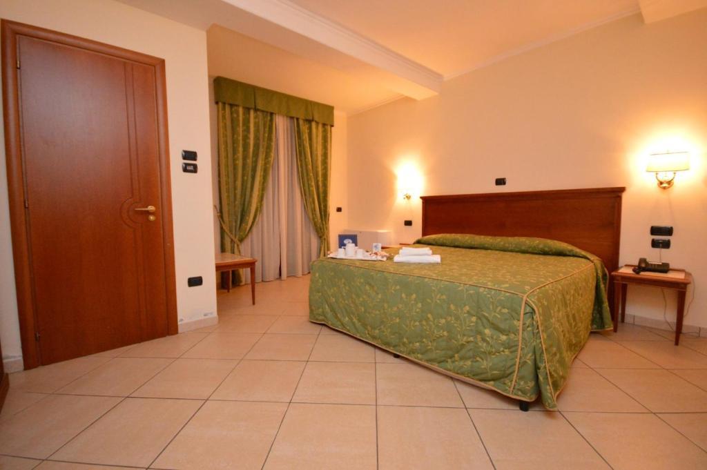 Cirò Marina Hotel Residence Il Gabbiano חדר תמונה